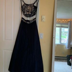 Beautiful 2-piece prom dress! Size 7/8 (S/M)